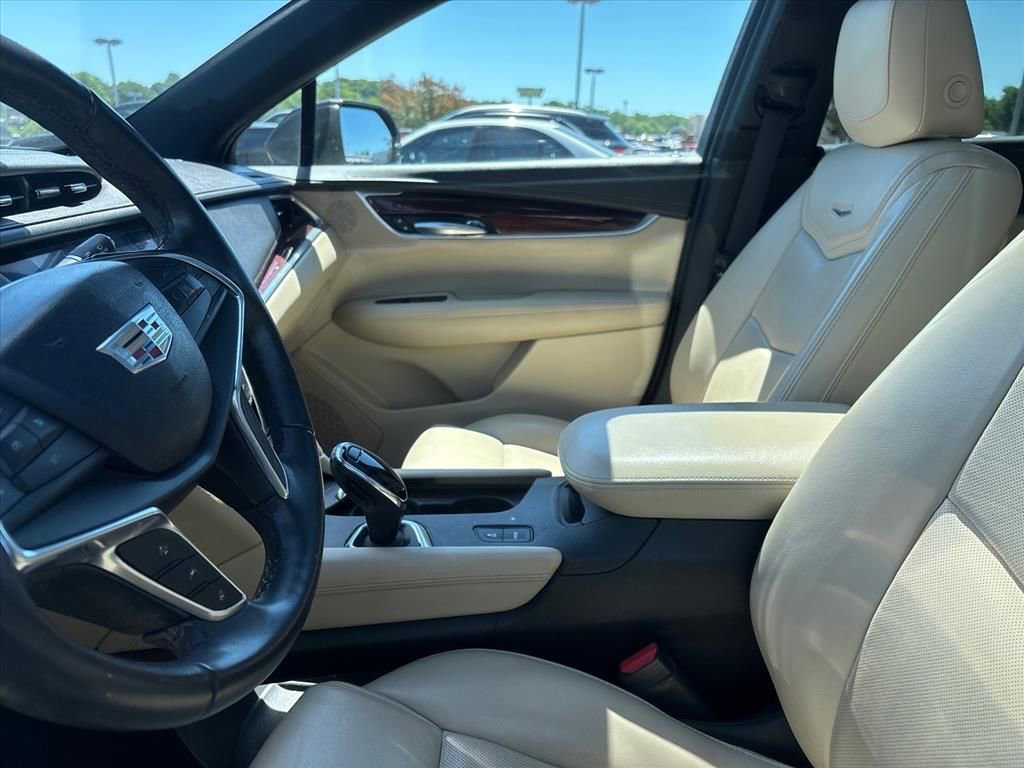 Used 2018 Cadillac XT5 Premium Luxury FWD image 17