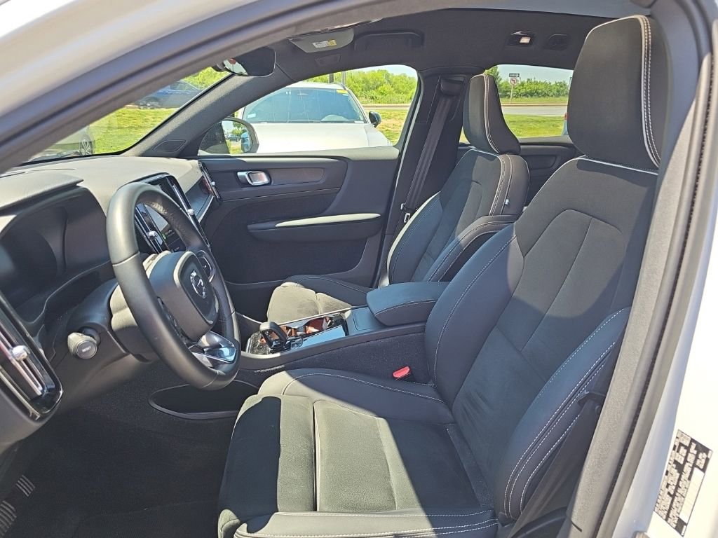 Used 2023 Volvo C40 P8 Recharge Plus AWD/4WD image 3