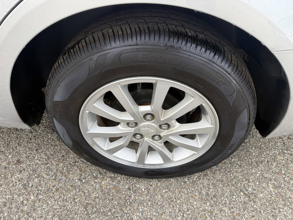 Used 2020 Chevrolet Sonic LT image 9