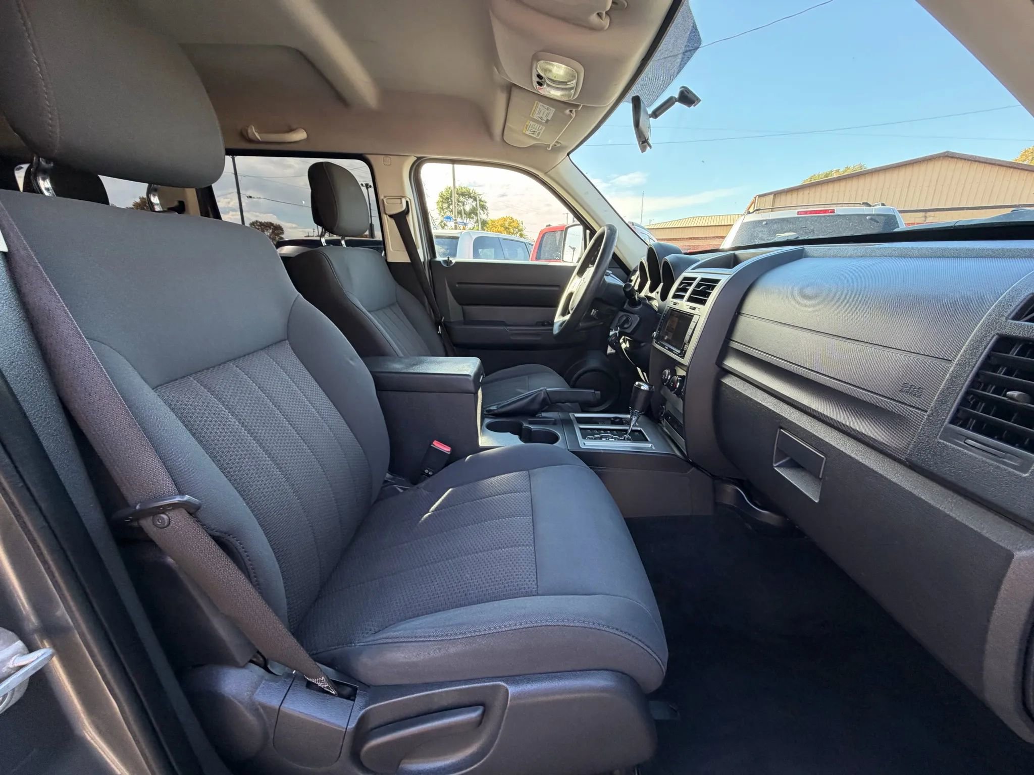 Used 2011 Dodge Nitro Heat w/ Popular Equipment Group image 19