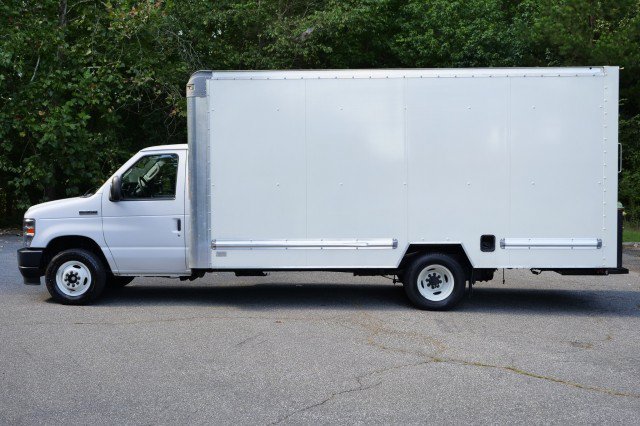 Used 2022 Ford E-350 and Econoline 350 Super Duty w/ Power Windows & Locks Group RWD image 9