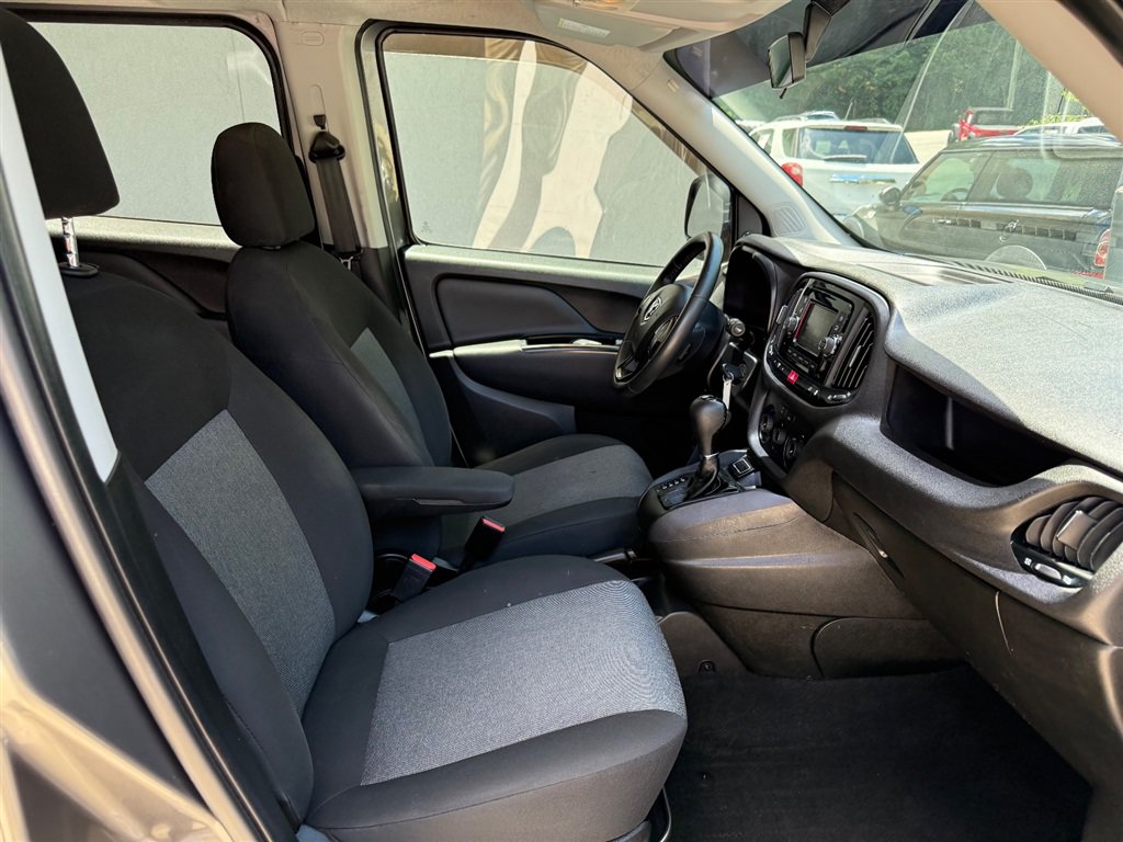 Used 2020 RAM ProMaster City SLT w/ Popular Equipment Group FWD image 4