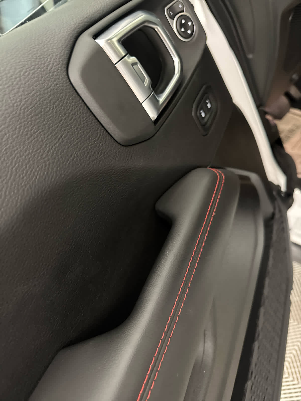 Used 2025 Jeep Wrangler Unlimited Rubicon image 15