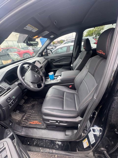Used 2025 Honda Passport TrailSport image 4