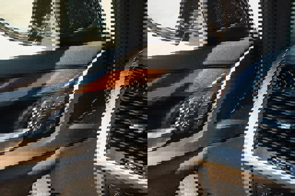 Used 2021 BMW X4 xDrive30i w/ Convenience Package image 24