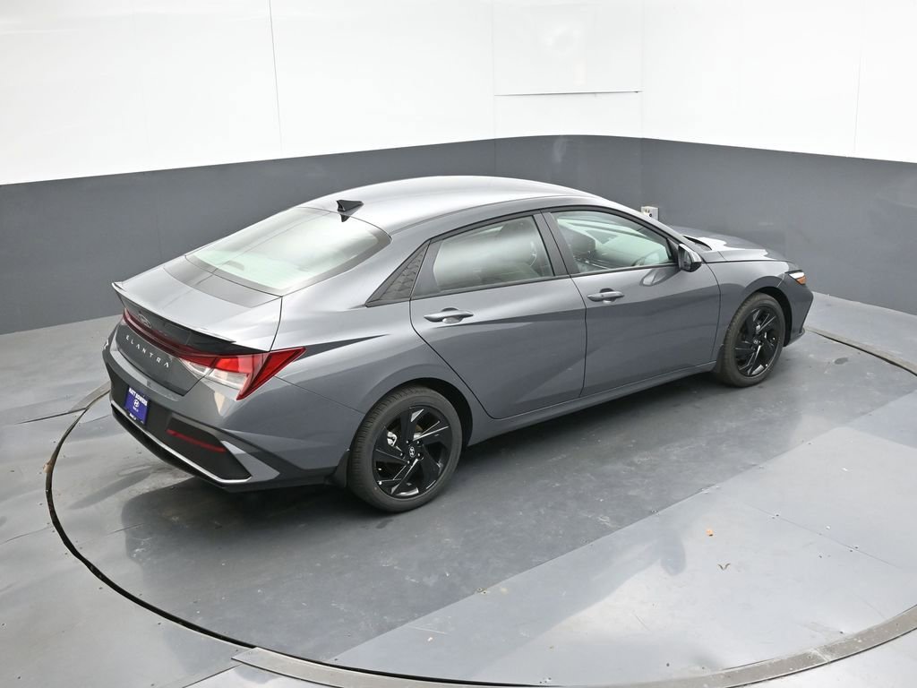 New 2026 Hyundai Elantra Sport image 21