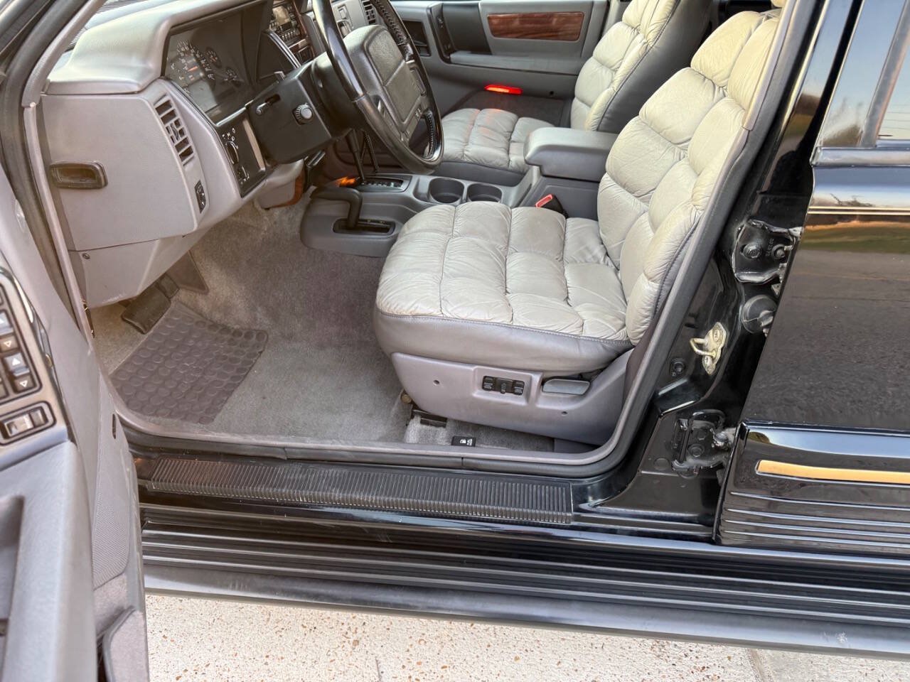 Used 1995 Jeep Grand Cherokee Limited AWD/4WD image 14