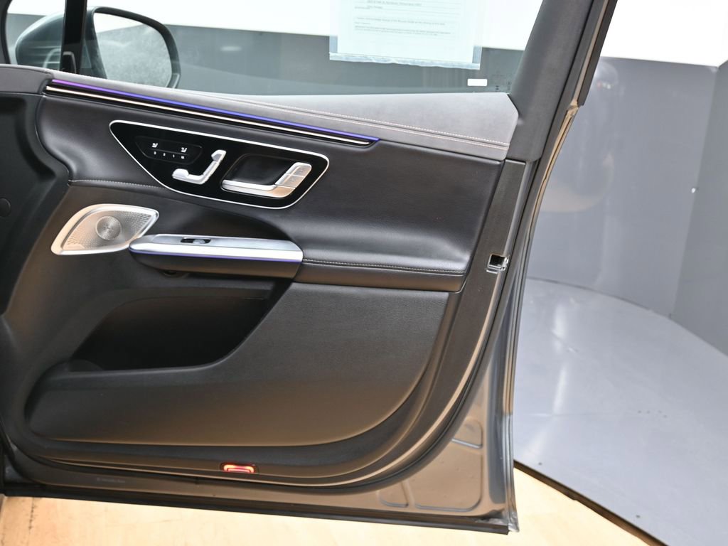 Used 2023 Mercedes-Benz EQE 500 4MATIC SUV image 37