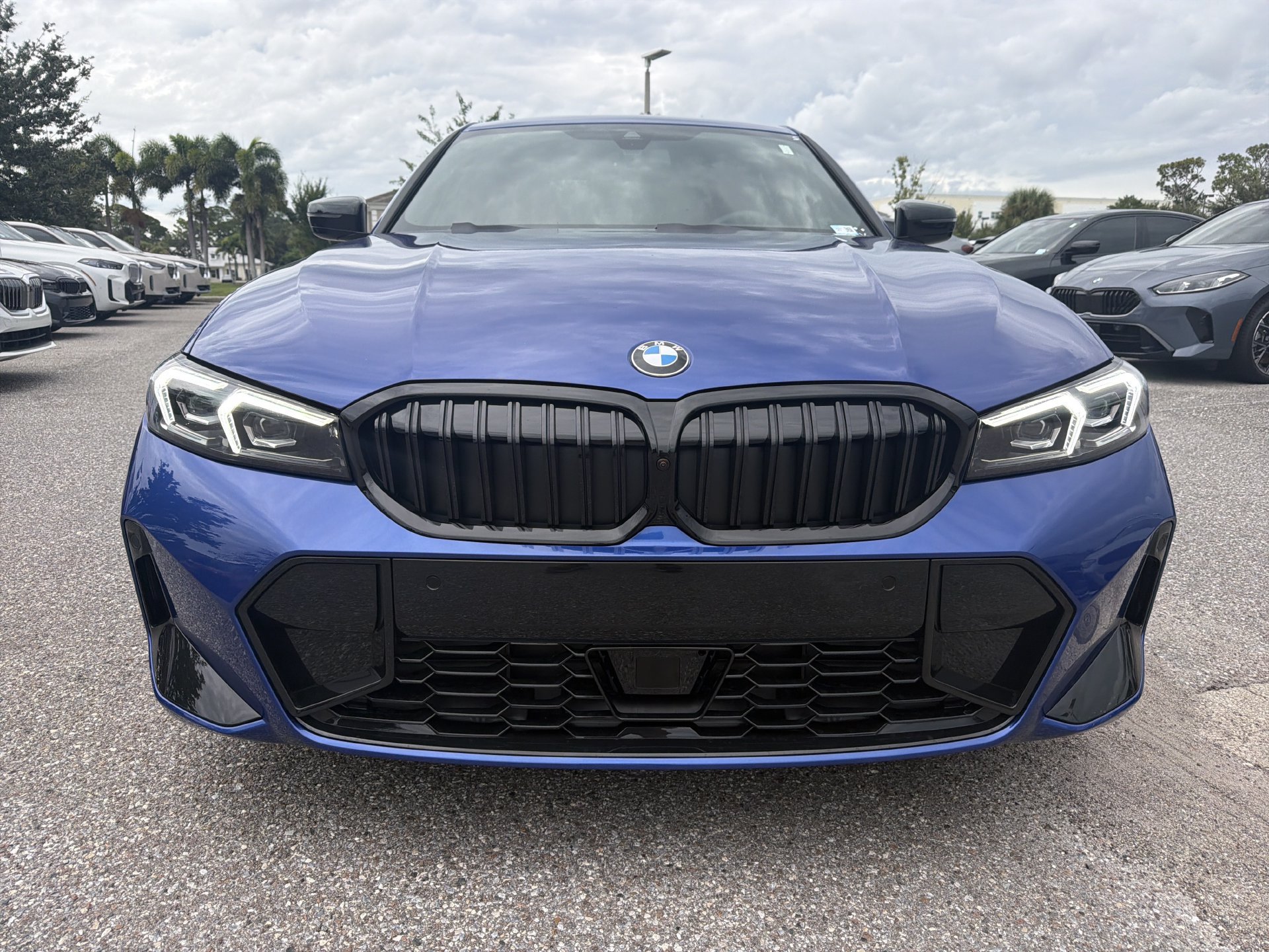 New 2026 BMW 330i Sedan w/ M Sport Package RWD image 2