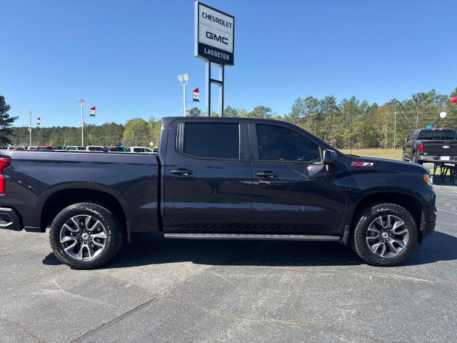 Used 2024 Chevrolet Silverado 1500 RST image 2