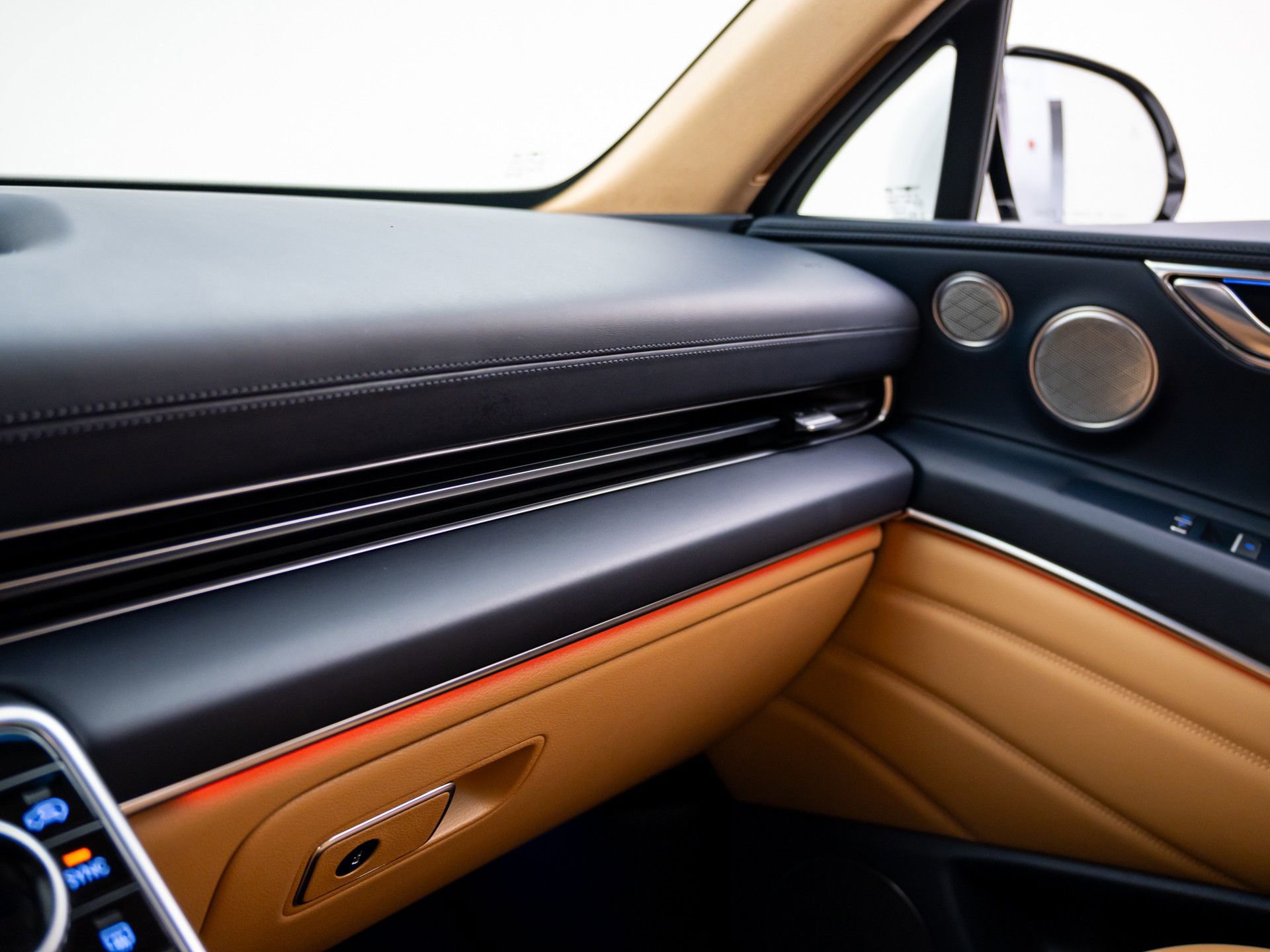 Used 2023 Genesis GV80 3.5T w/ Prestige Package image 29