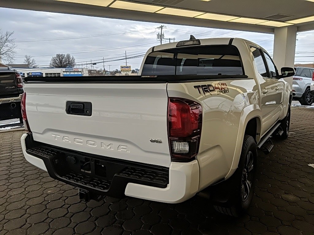 Used 2019 Toyota Tacoma TRD Sport image 5