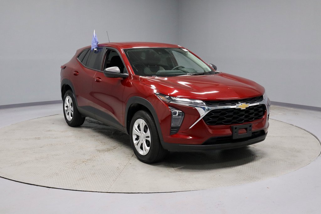 Used 2024 Chevrolet Trax LS w/ Driver Confidence Package