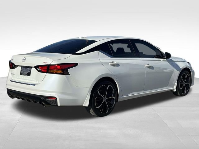 Used 2023 Nissan Altima 2.5 SR w/ SR Premium Package image 7