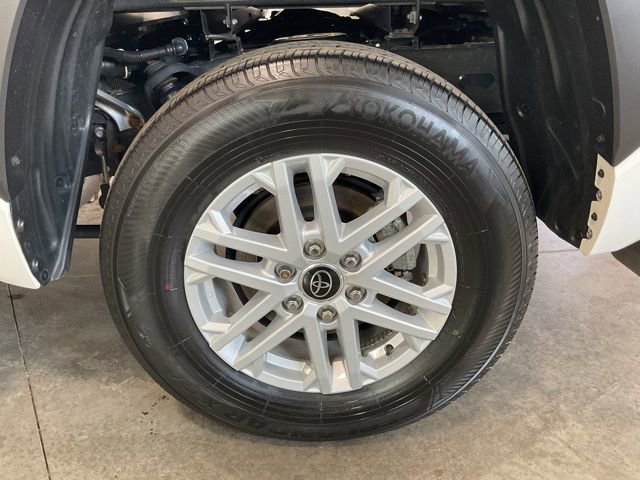 Used 2023 Toyota Tundra SR5 w/ SR5 Convenience Package image 7