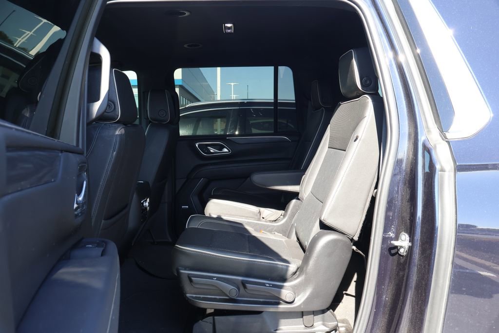 Used 2024 GMC Yukon XL SLT w/ SLT Luxury Package AWD/4WD image 33