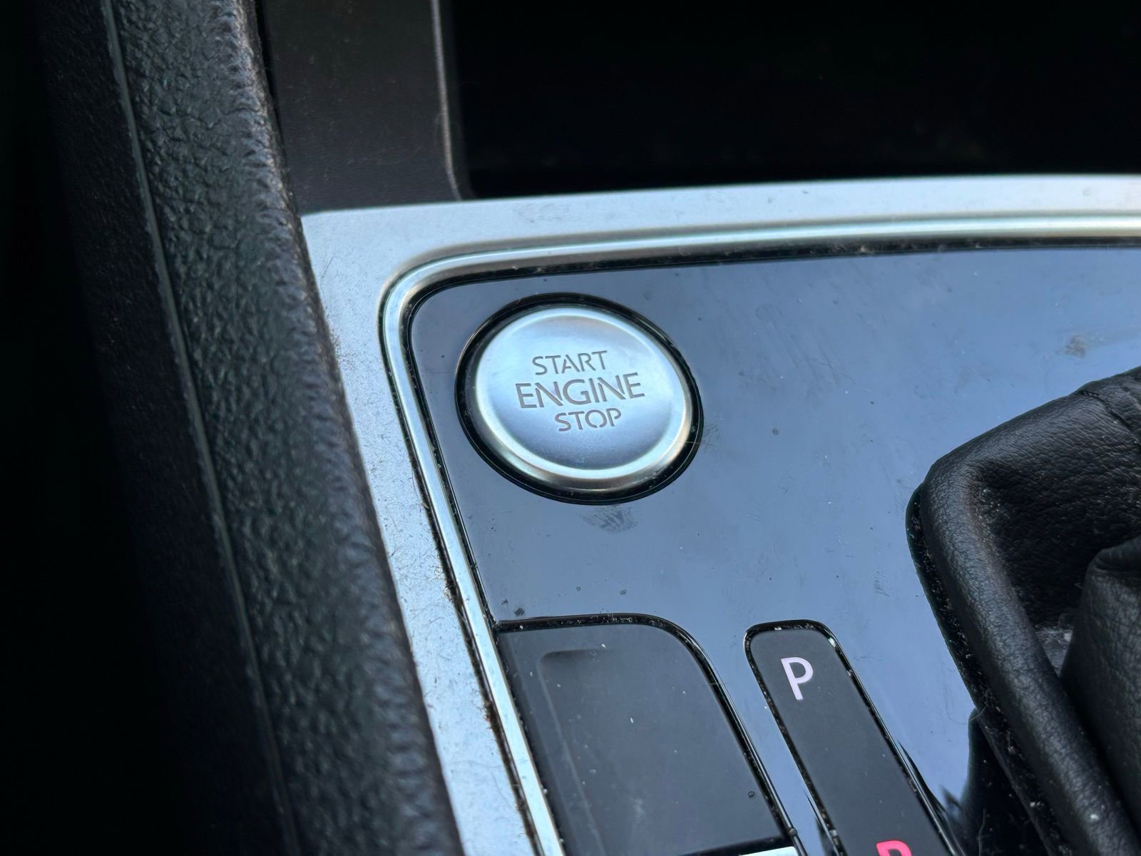 Used 2019 Volkswagen Passat 2.0T Wolfsburg w/ Wheels & Sunroof Package image 8