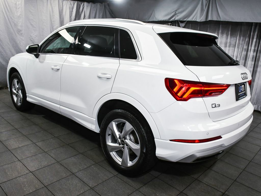 Used 2022 Audi Q3 2.0T Premium w/ Convenience Package image 4
