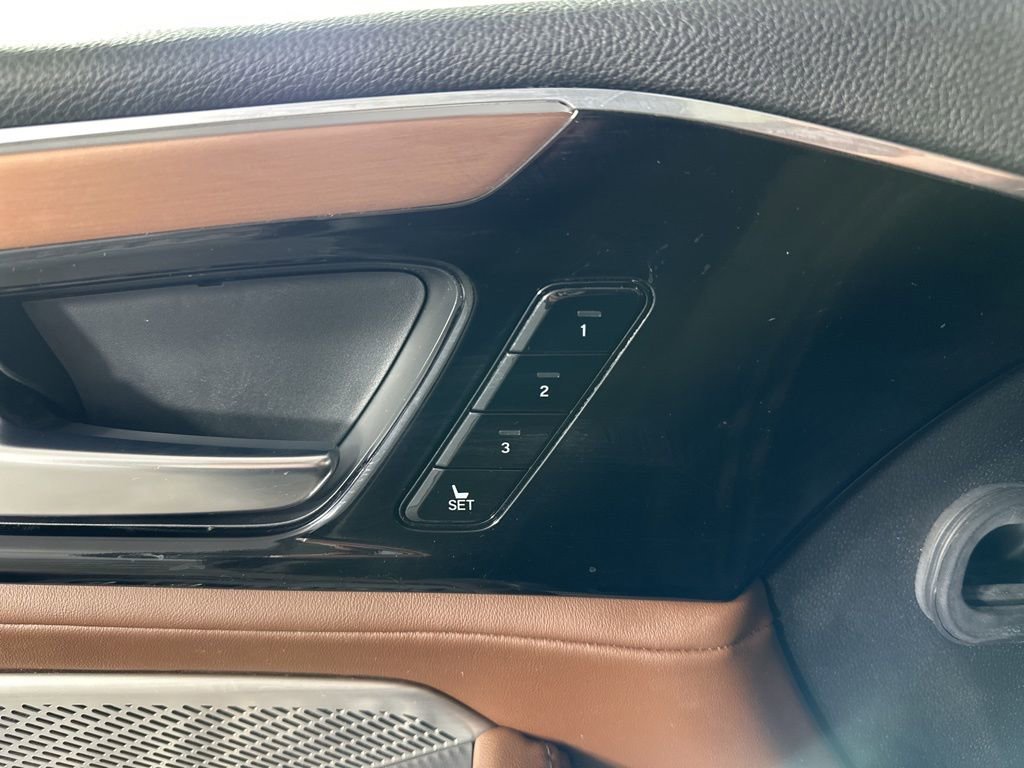 Used 2023 Acura MDX SH-AWD w/ Technology Package image 14