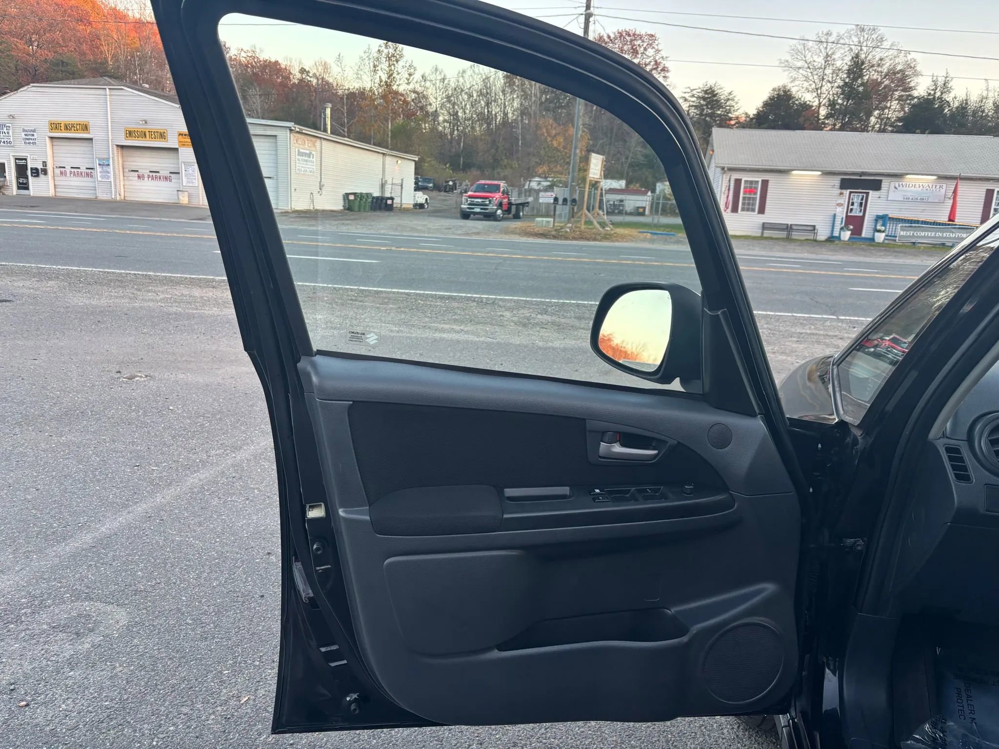 Used 2010 Suzuki SX4 AWD Hatchback image 20