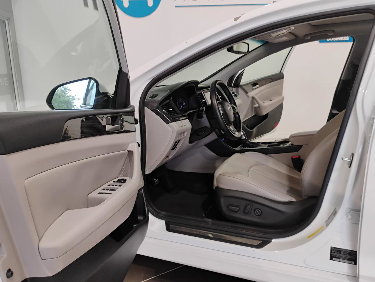 Used 2018 Hyundai Sonata Limited image 9