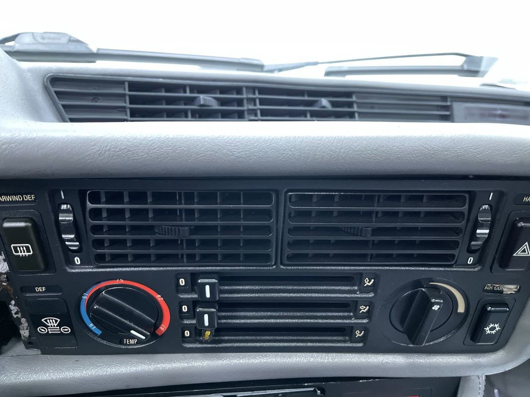 Used 1987 BMW 635CSi Coupe image 22