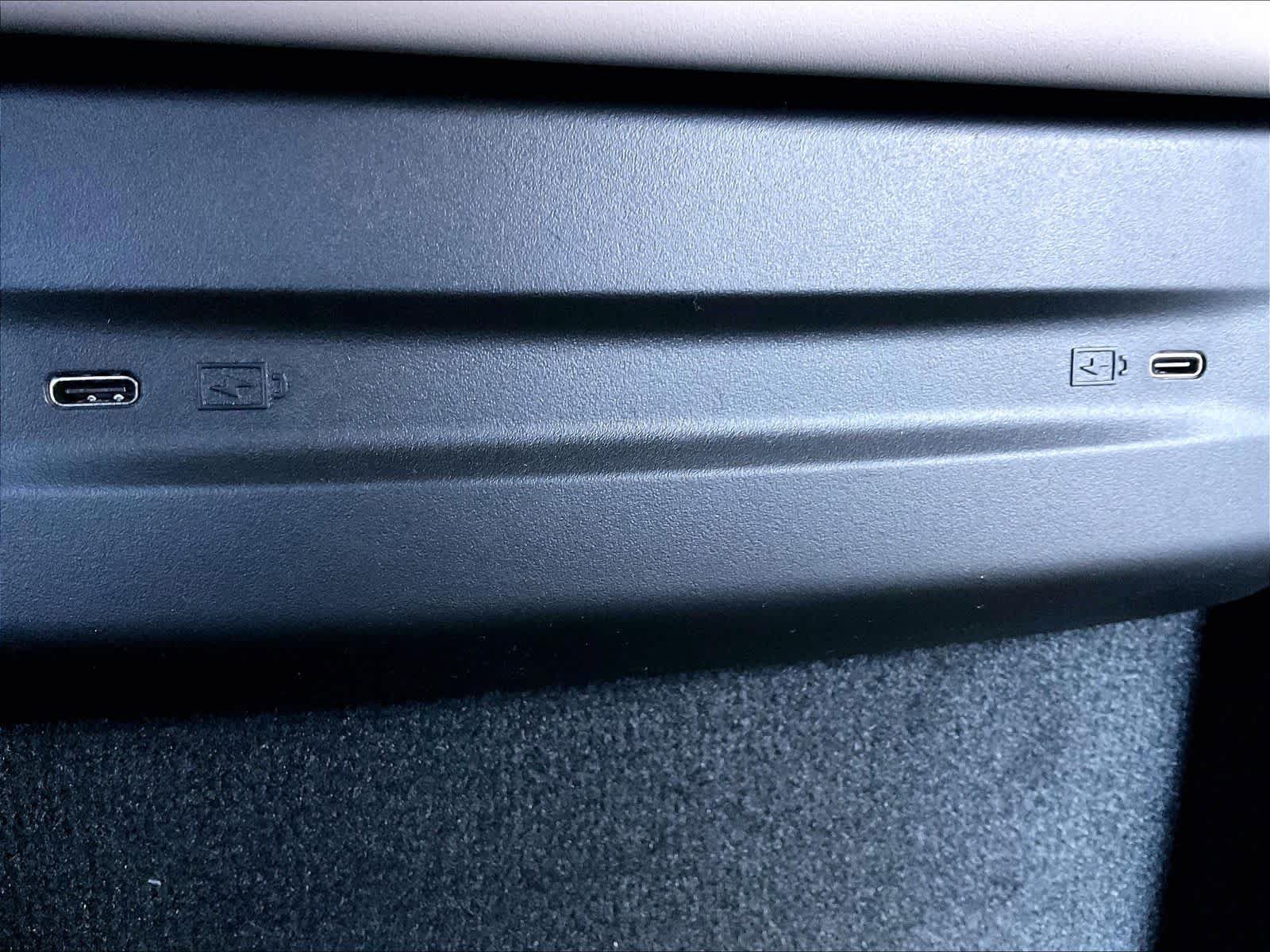 New 2026 Volvo EX90 Plus AWD/4WD image 23