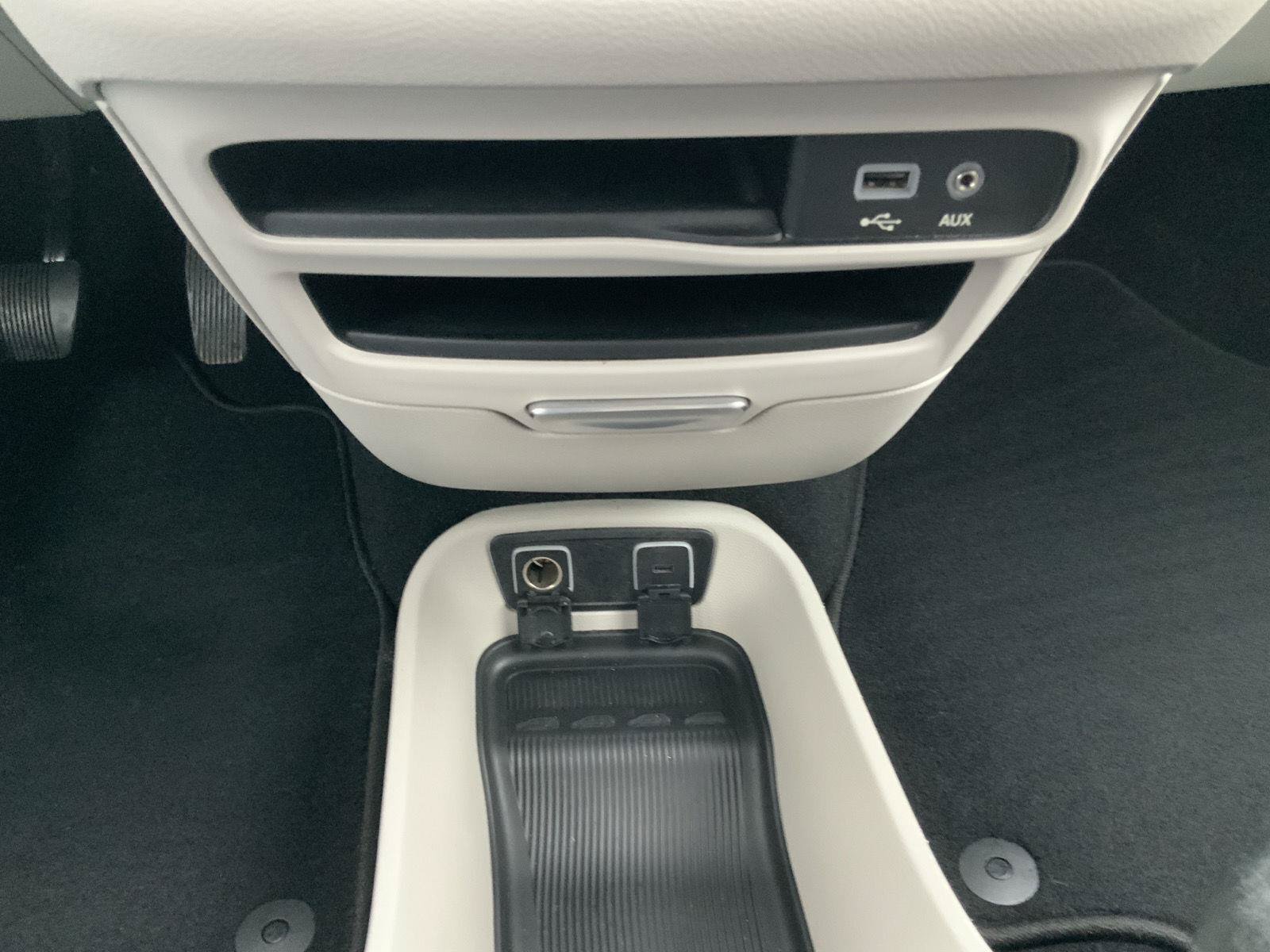 Used 2017 Chrysler Pacifica Touring-L FWD image 38