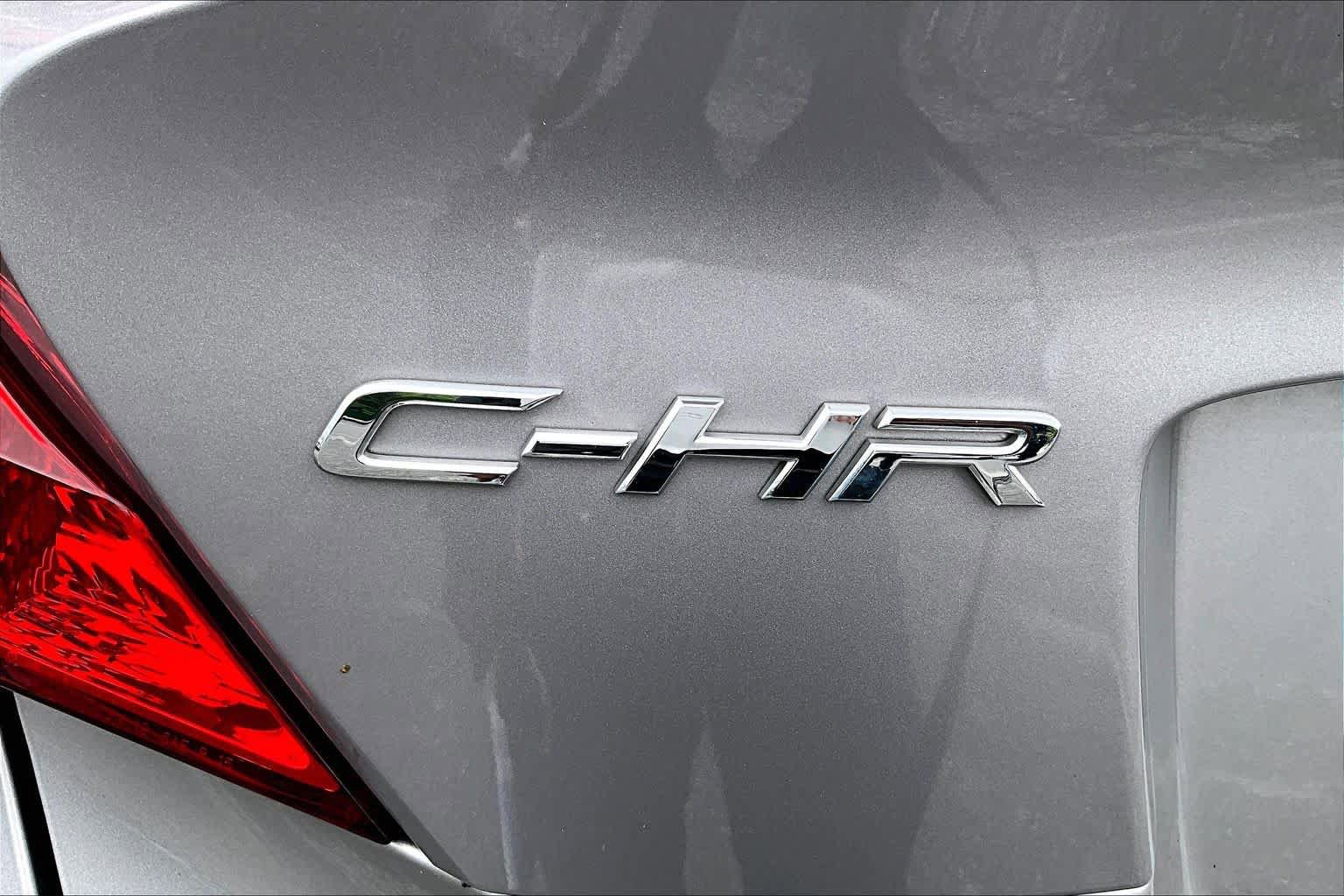 Used 2019 Toyota C-HR XLE FWD image 10