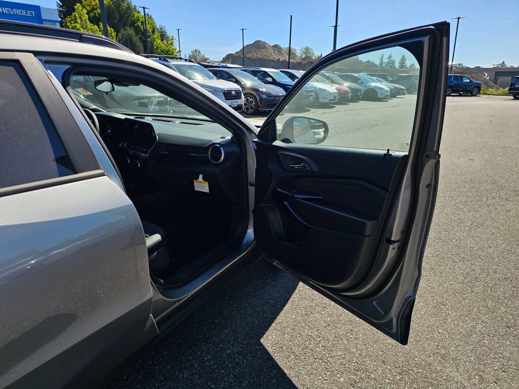 New 2026 Chevrolet Trax RS w/ Driver Confidence Package FWD image 27