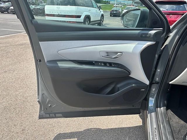 New 2025 Hyundai Tucson Limited image 13