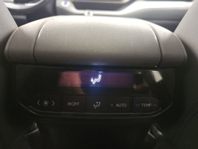 Used 2022 Toyota Highlander XLE image 32