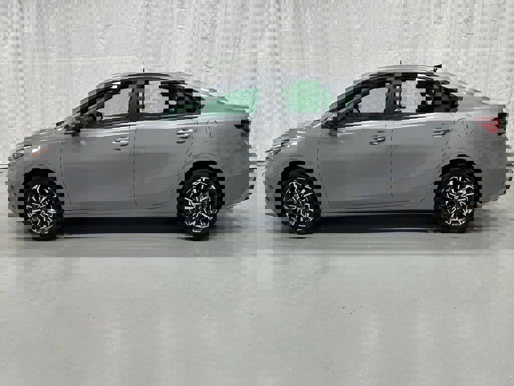 Used 2024 Kia Forte LXS image 4