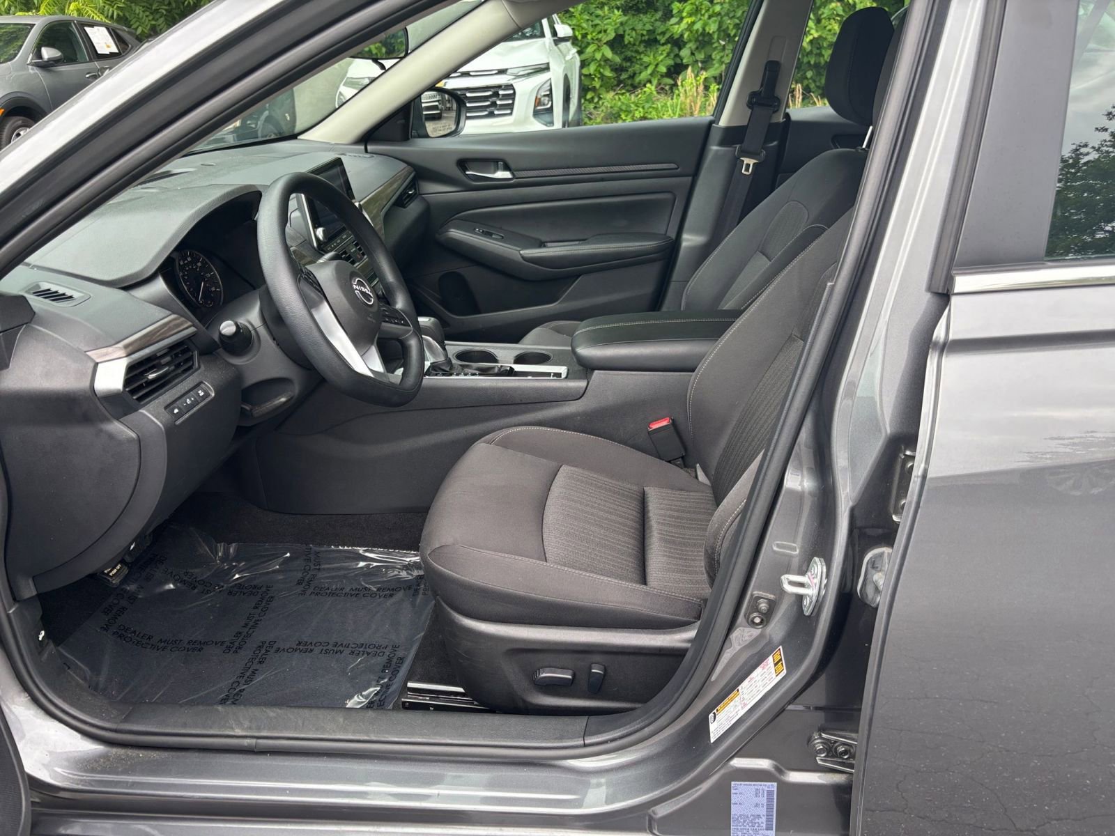 Used 2025 Nissan Altima 2.5 SV FWD image 22