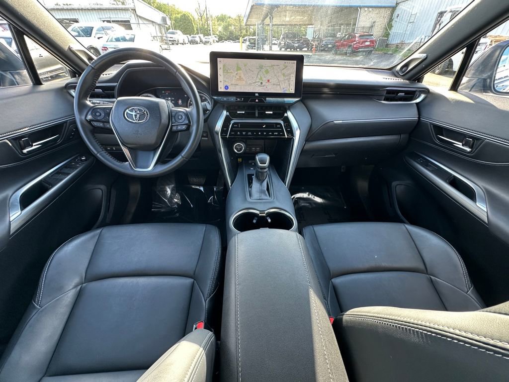 Used 2023 Toyota Venza XLE image 25