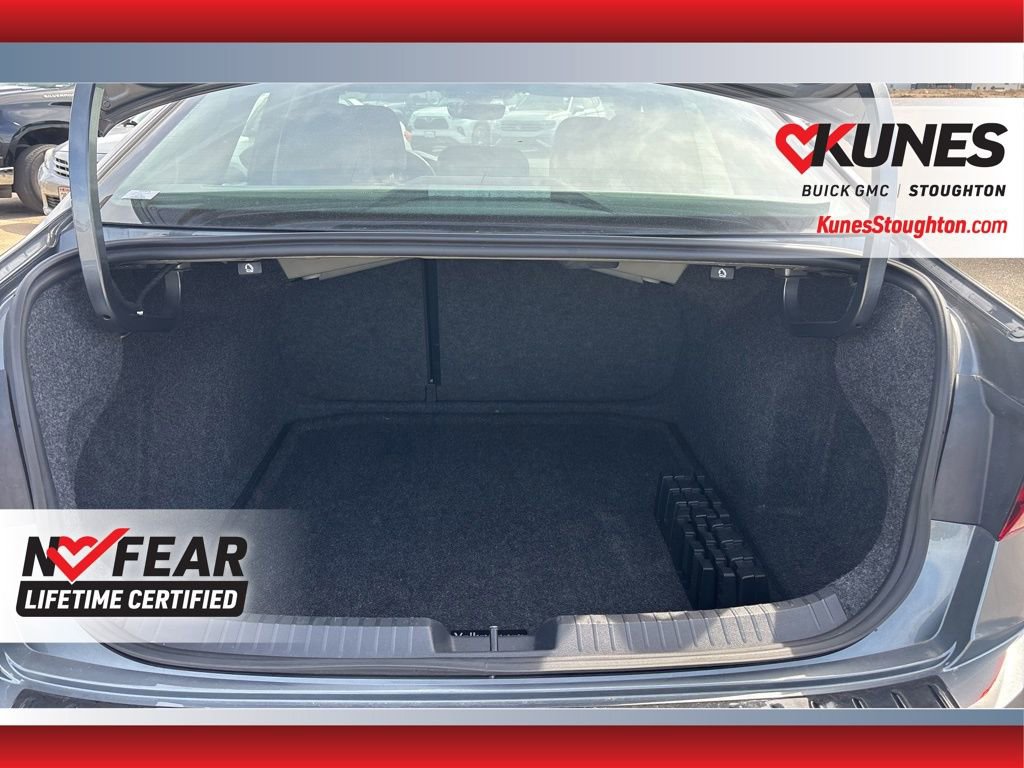 Used 2023 Volkswagen Jetta SE FWD image 14