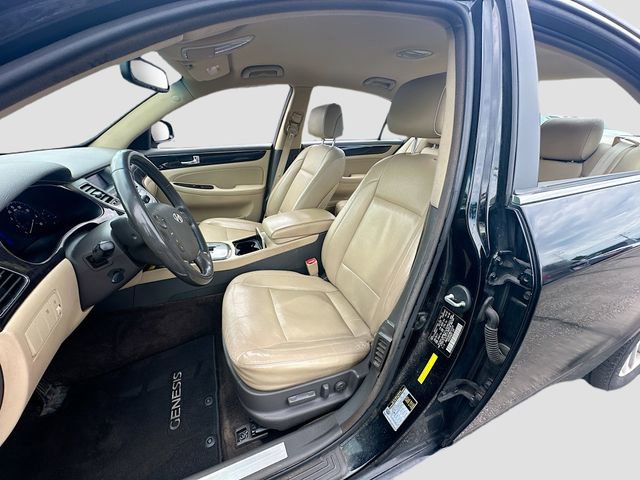 Used 2011 Hyundai Genesis 3.8 RWD image 20