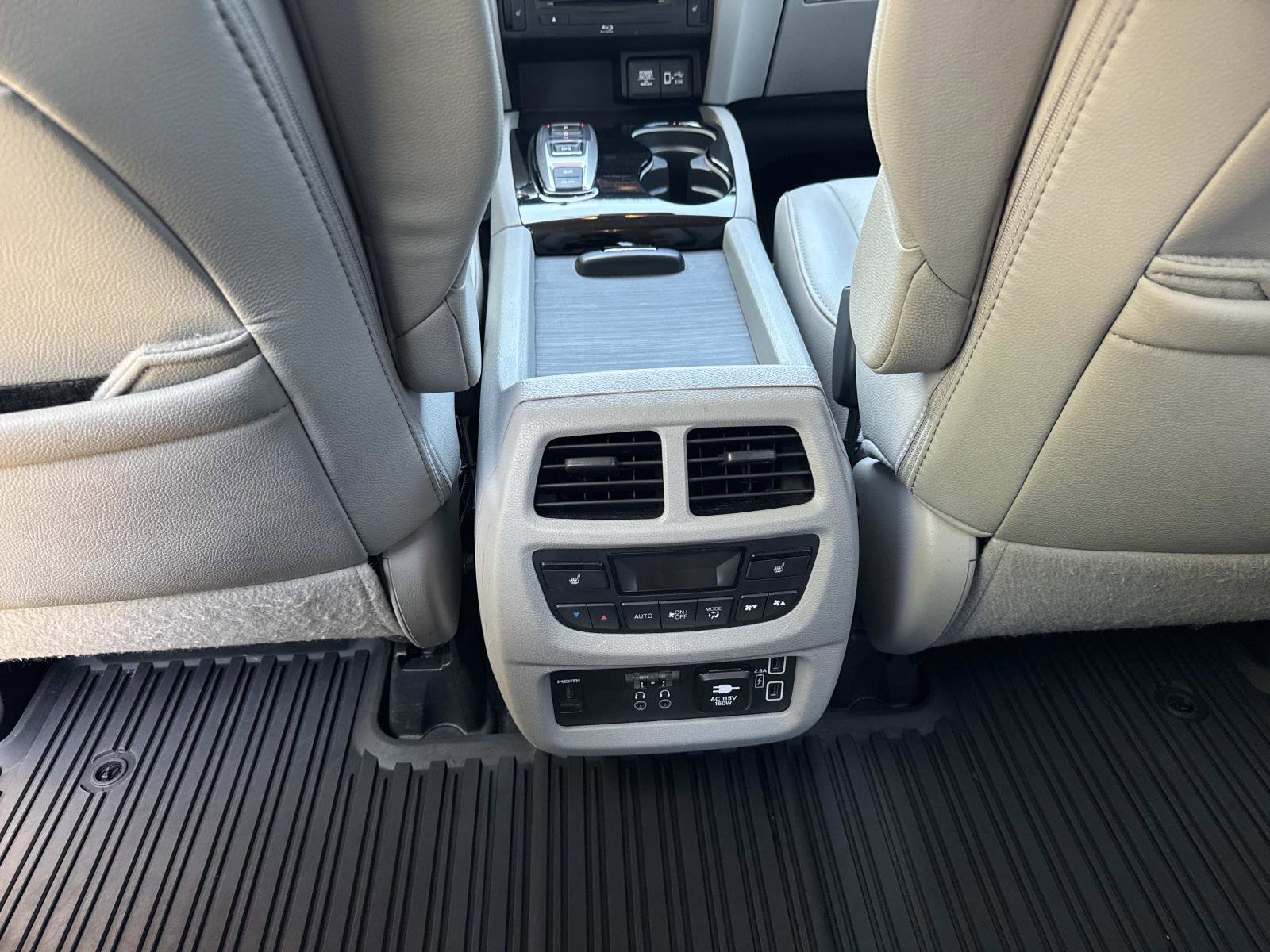 Used 2021 Honda Pilot Touring image 17