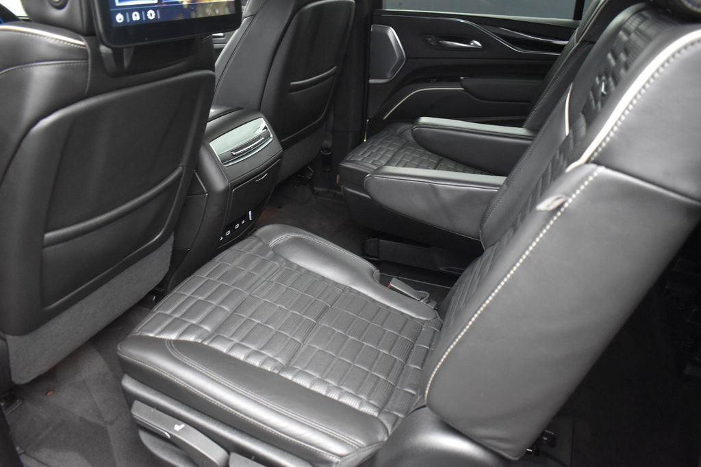 Certified 2024 Cadillac Escalade ESV V w/ LPO, ONYX Package AWD/4WD image 24