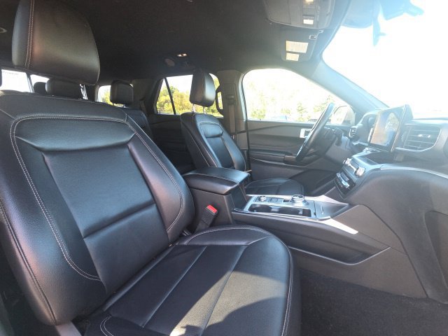 Used 2020 Ford Explorer XLT w/ Equipment Group 202A AWD/4WD image 17