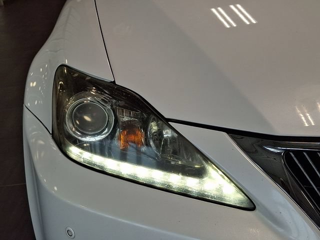 Used 2012 Lexus IS 250C w/ Luxury Pkg RWD image 13