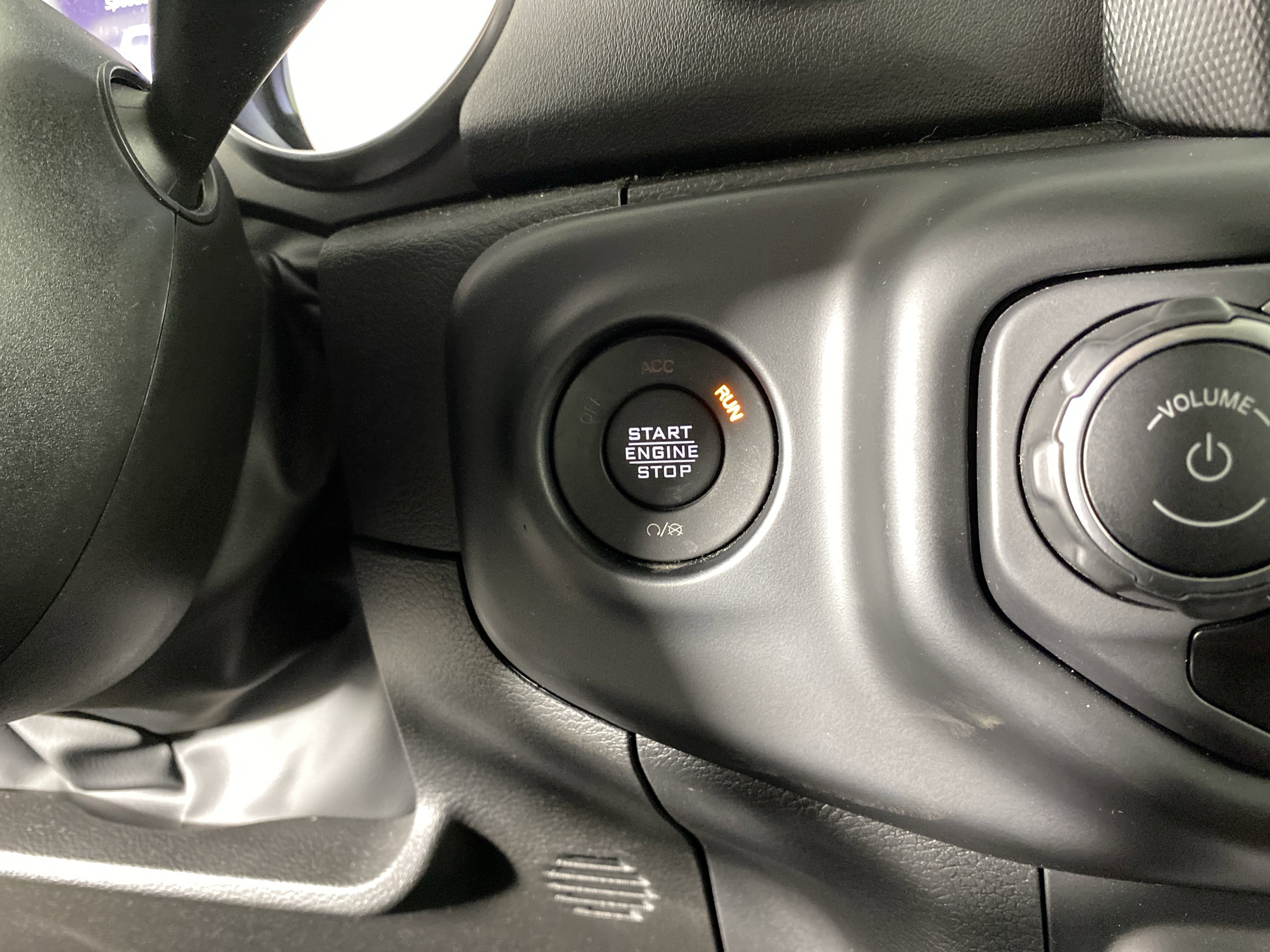 Used 2022 Jeep Wrangler Unlimited Sahara w/ Cold Weather Group image 27