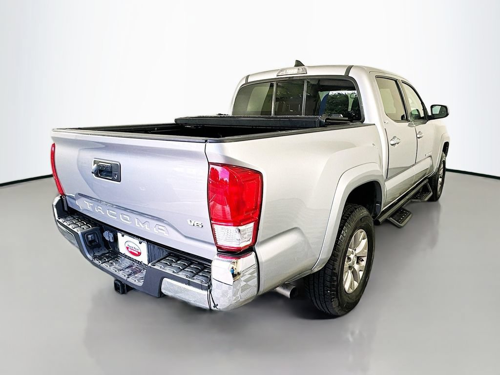 Used 2017 Toyota Tacoma SR5 w/ Tow Package RWD image 5