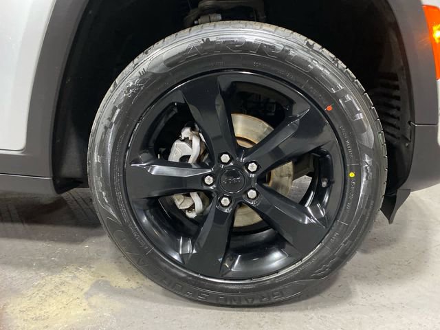 Used 2022 Jeep Grand Cherokee Altitude image 31