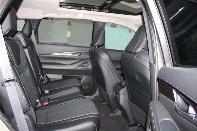 Used 2023 INFINITI QX60 Sensory w/ Vision Package image 17