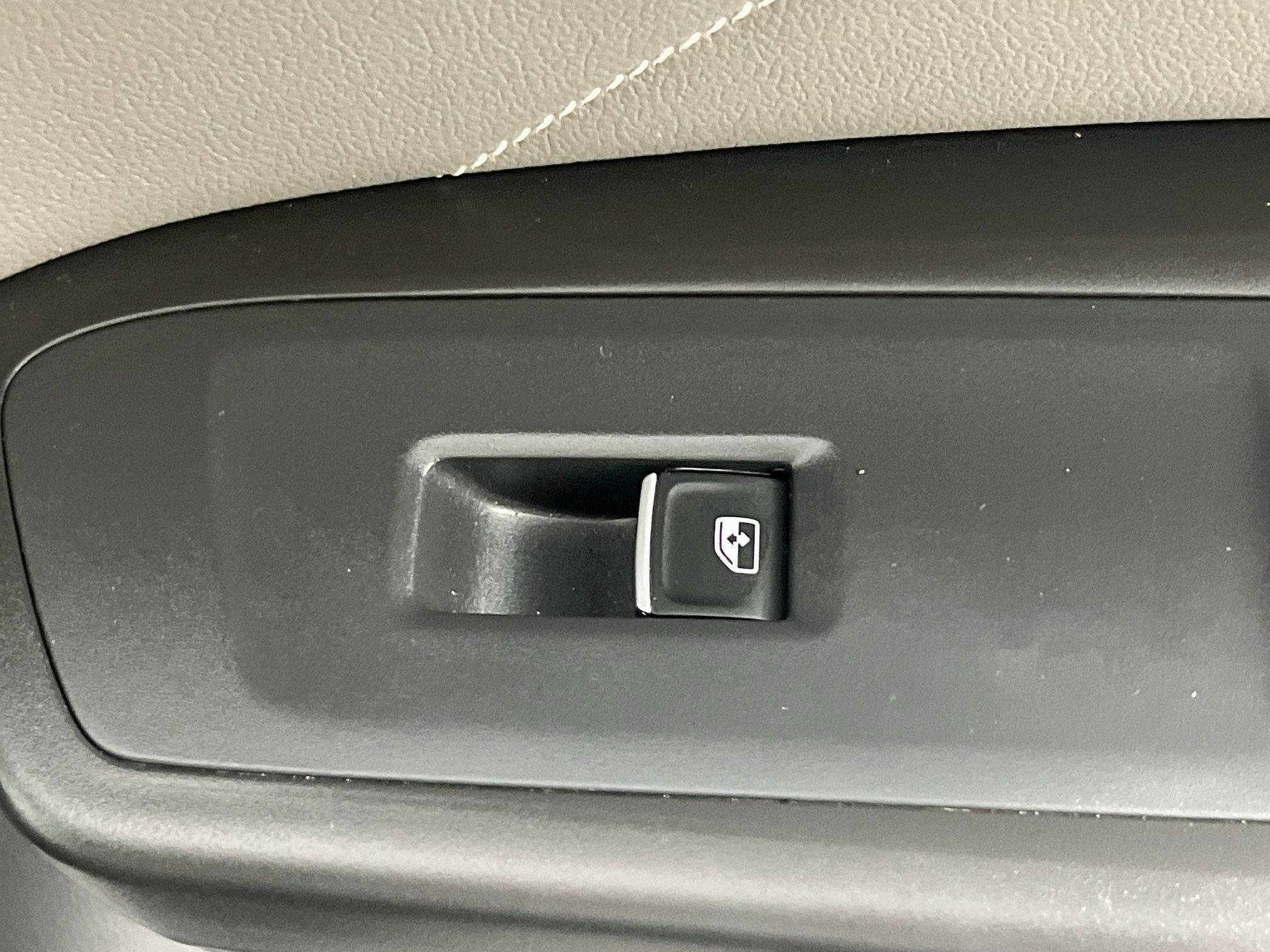 Used 2023 Volkswagen Atlas SE FWD image 31