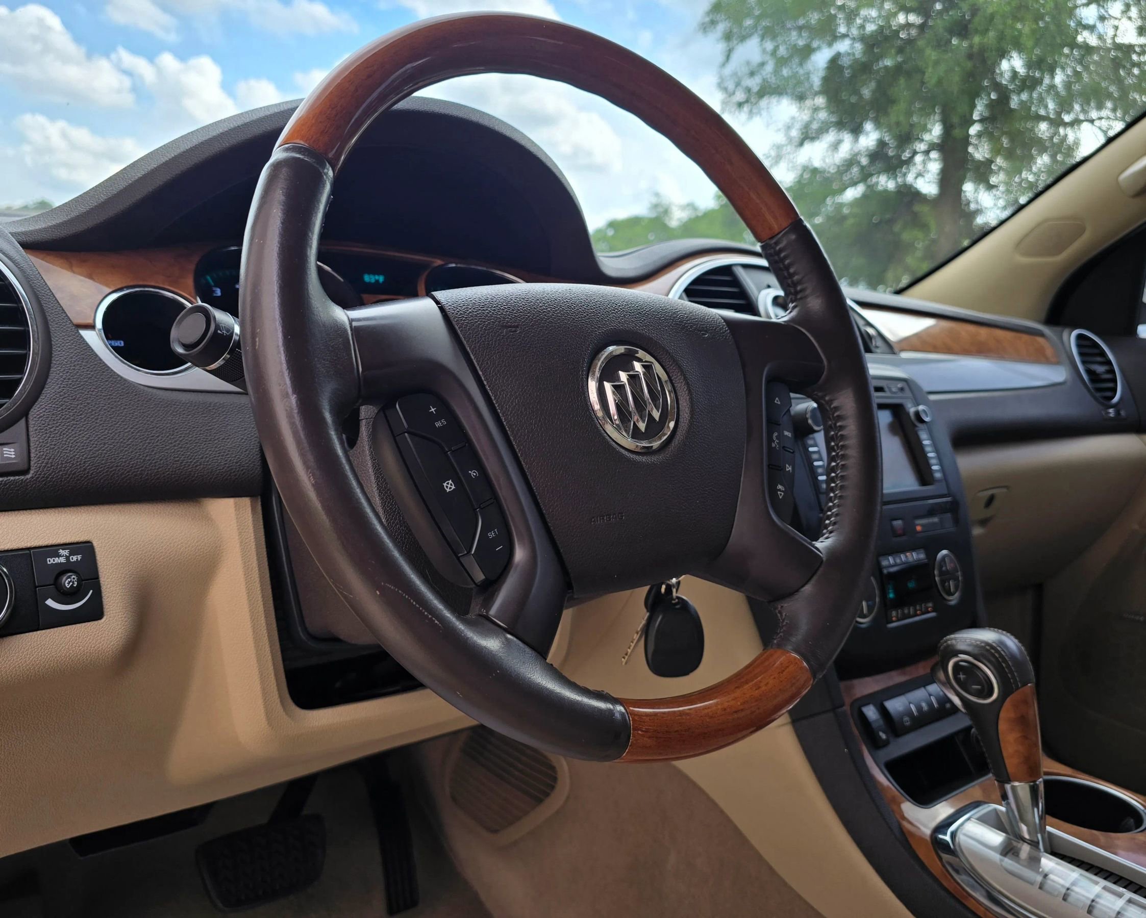 Used 2011 Buick Enclave CXL FWD image 26