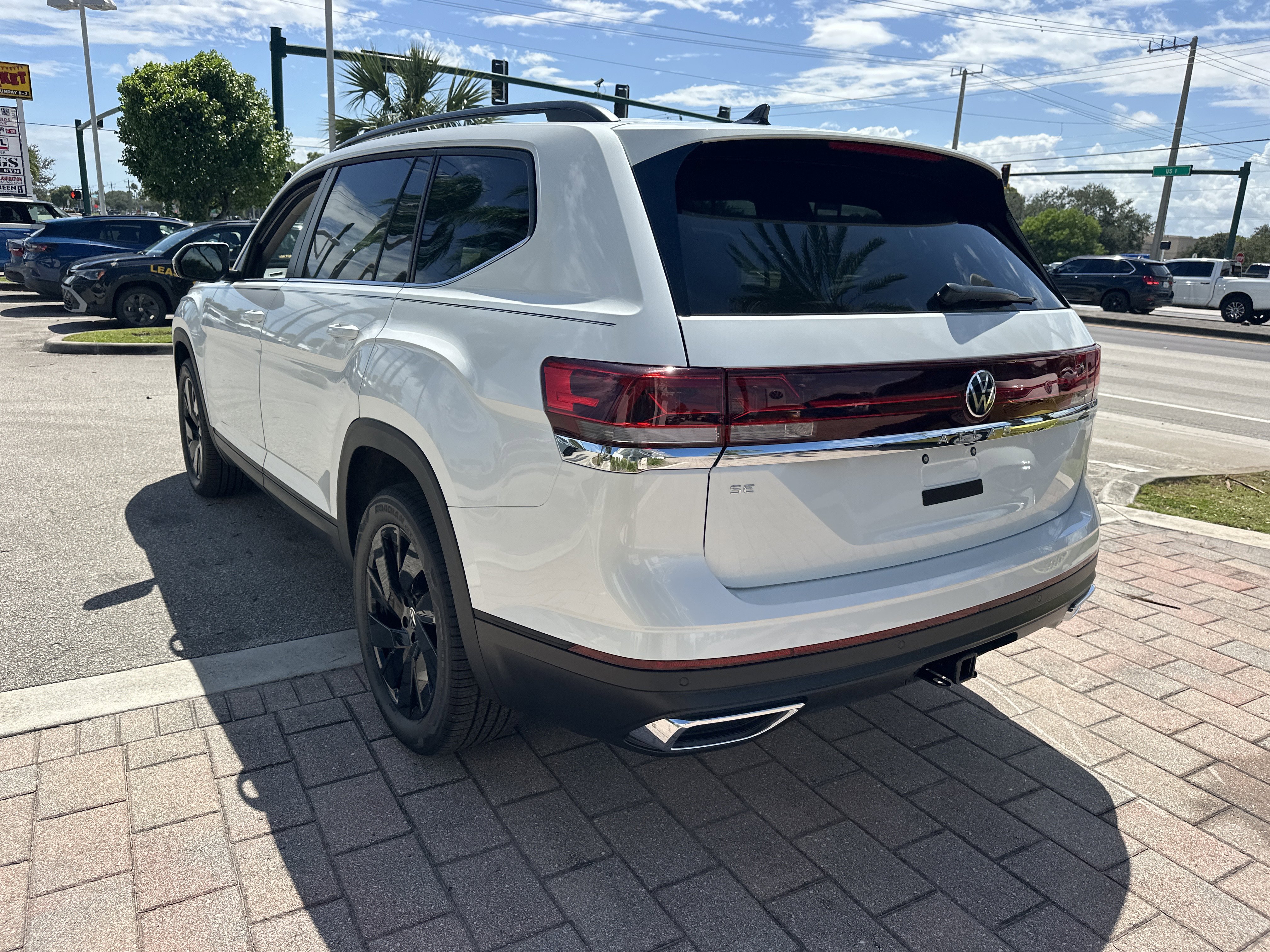 New 2026 Volkswagen Atlas SE image 8