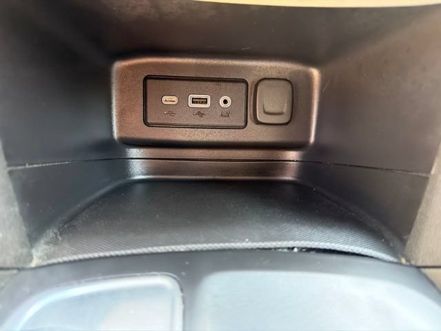 Used 2020 Chevrolet Equinox LT FWD image 21