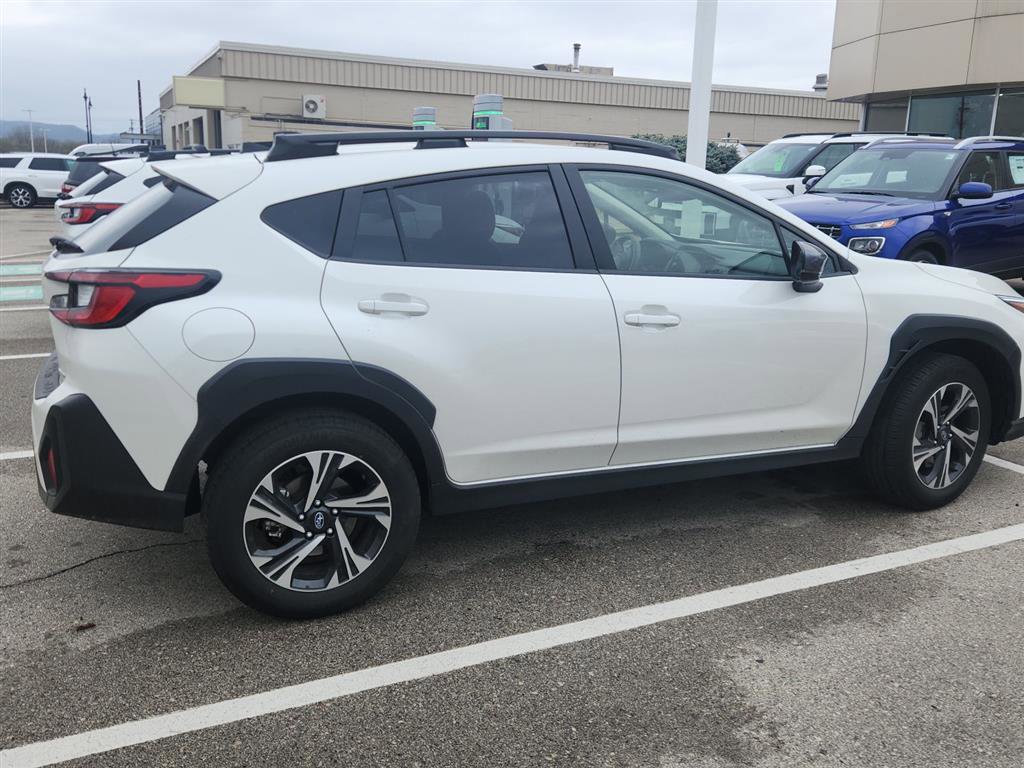 Used 2024 Subaru Crosstrek 2.0i Premium image 4